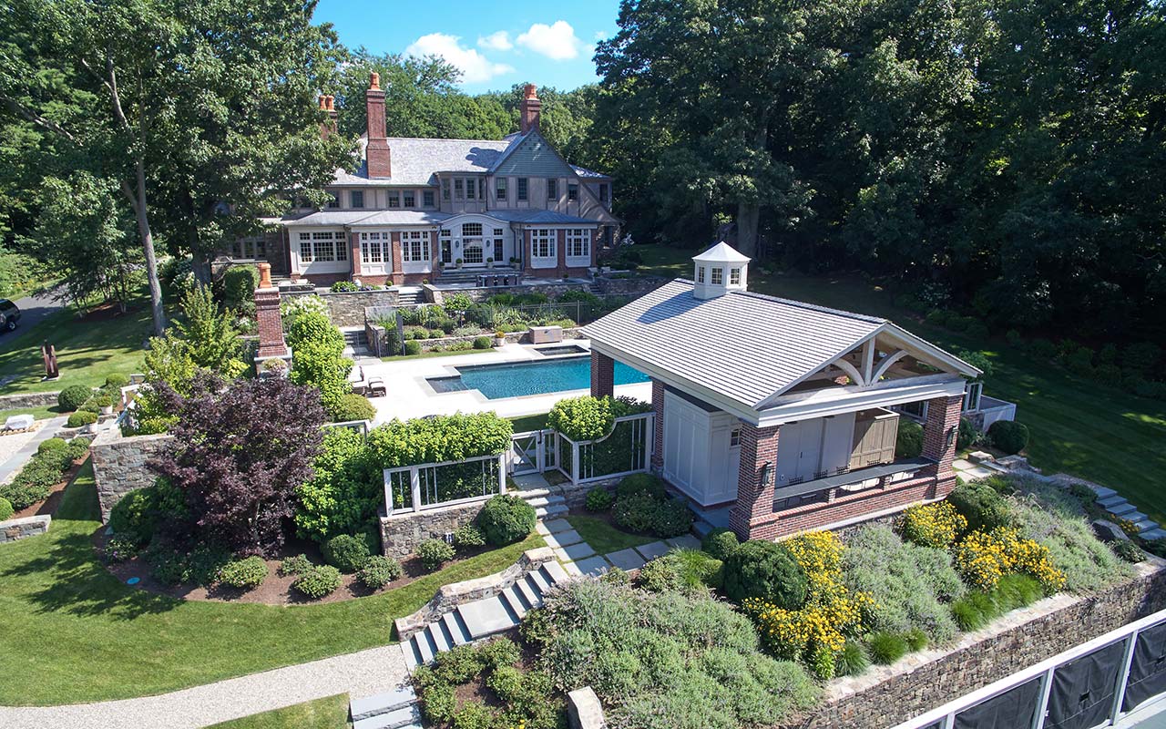 Image with missing alt attribute found on raveis.com