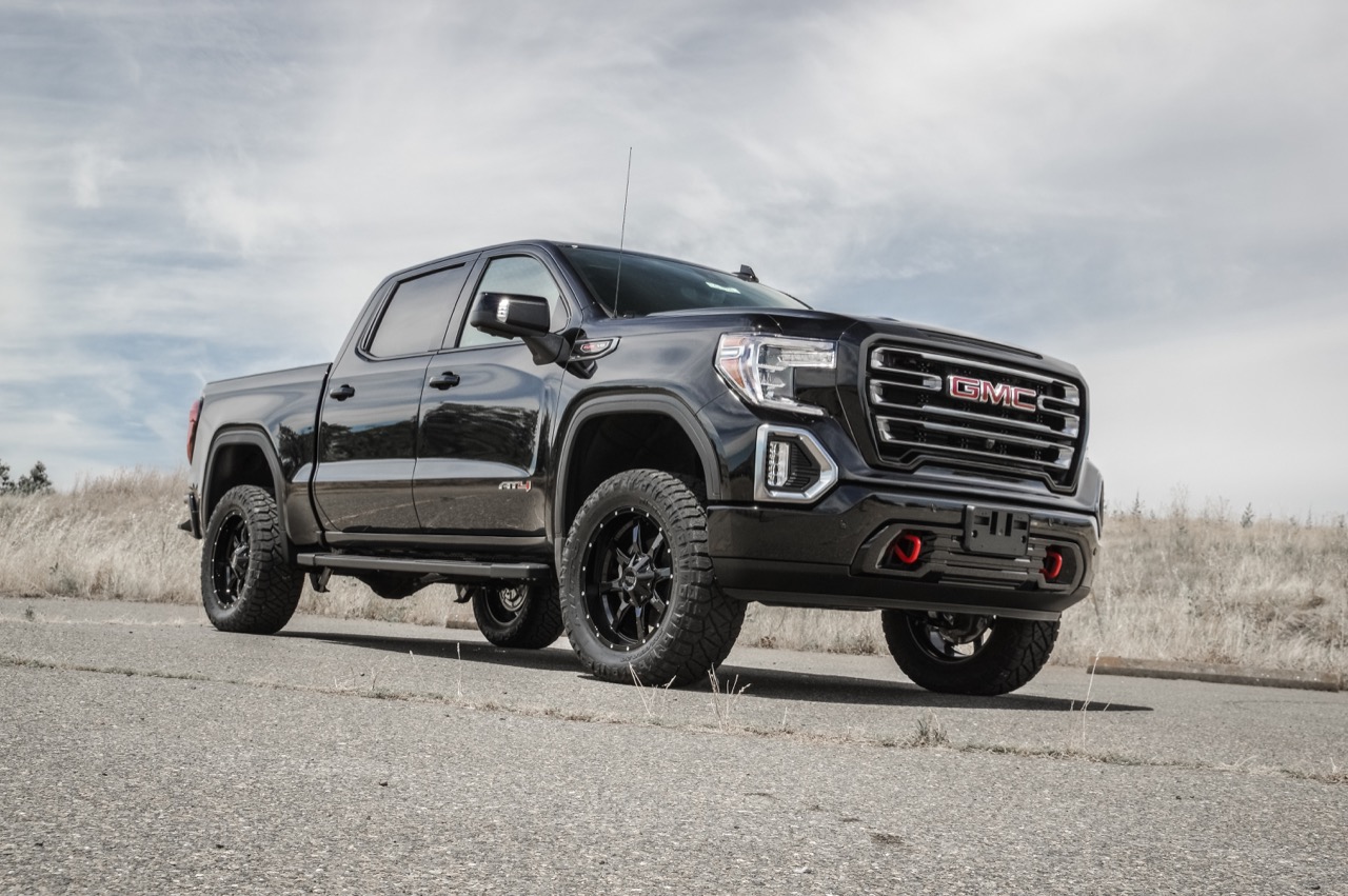 Image with missing alt attribute found on readylift.com