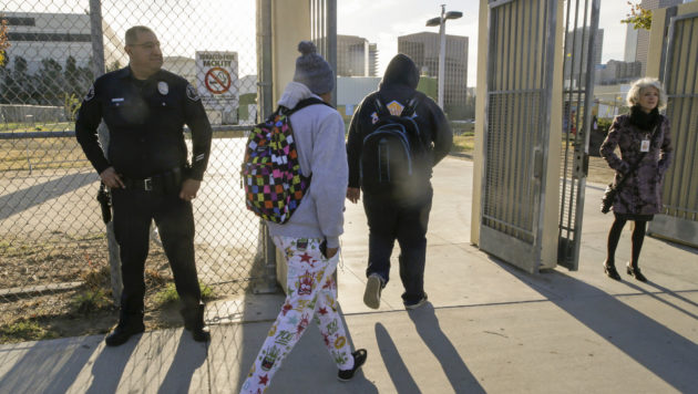 Image with missing alt attribute found on revealradio.org