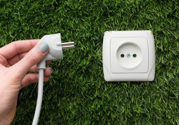 Image with missing alt attribute found on royalelektrik.com