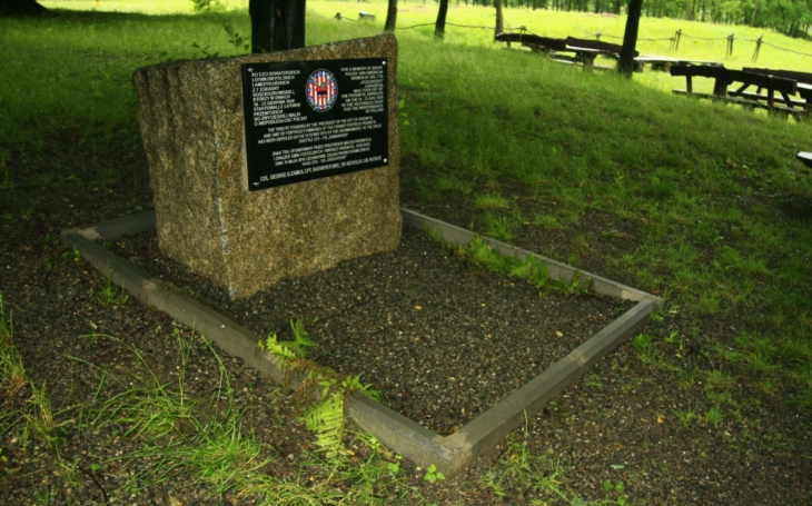 Američt&iacute; vzdu&scaron;n&iacute; kovbojov&eacute; proti Rud&eacute; arm&aacute;dě