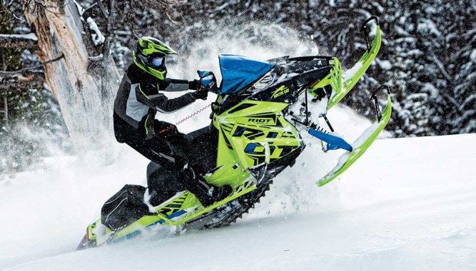 Image with missing alt attribute found on snowmobile.com