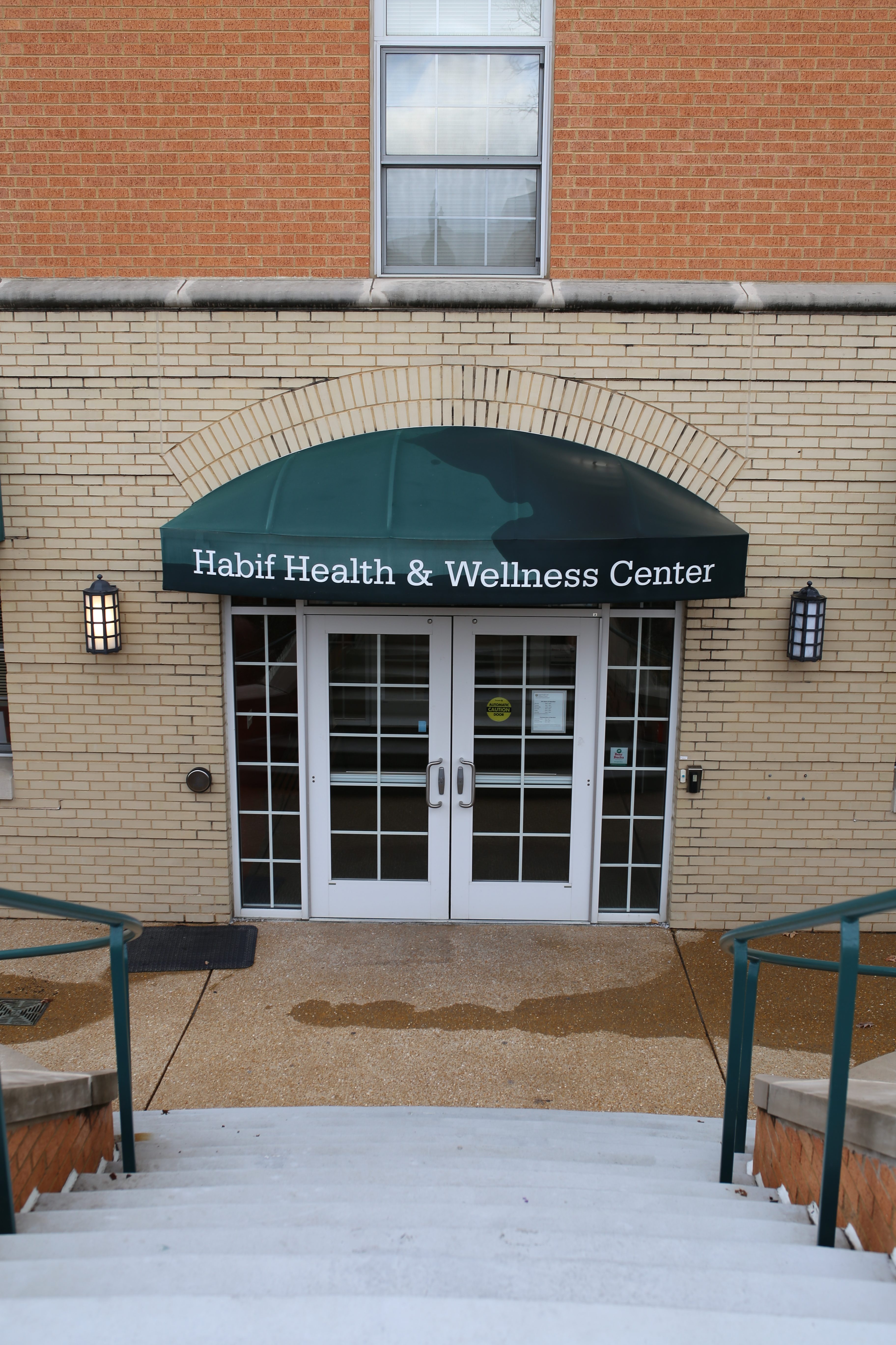 Image with missing alt attribute found on studlife.com