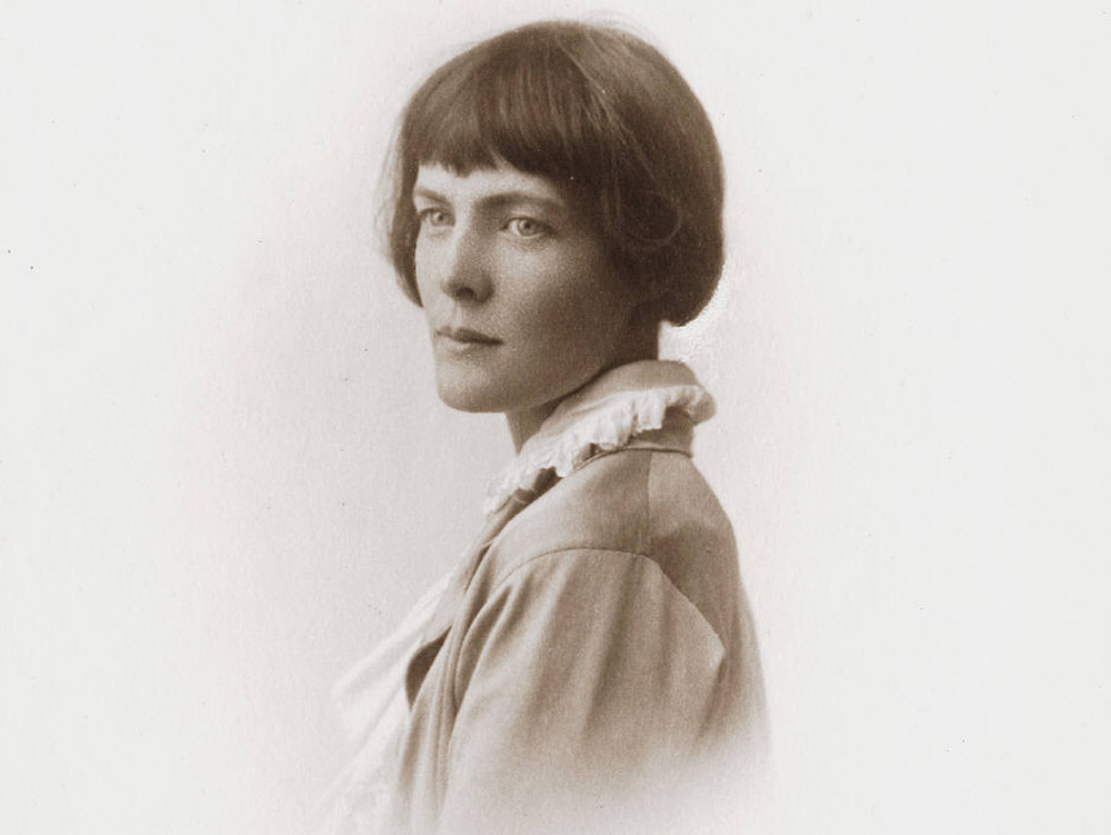 Image with missing alt attribute found on theparisreview.org