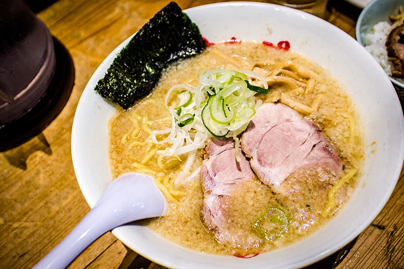 Image with missing alt attribute found on timetravelturtle.com