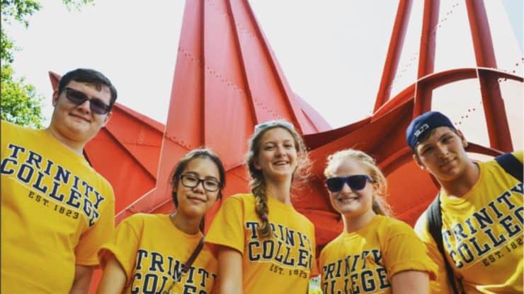 Image with missing alt attribute found on trincoll.edu