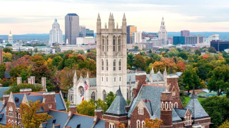 Image with missing alt attribute found on trincoll.edu