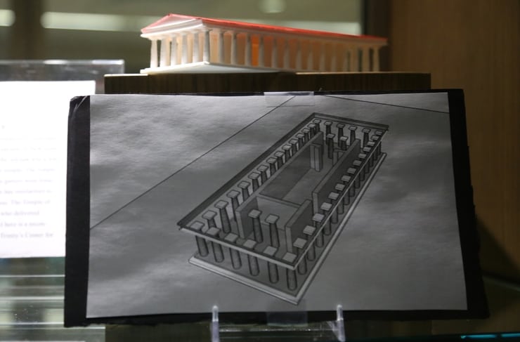 Image with missing alt attribute found on trincoll.edu