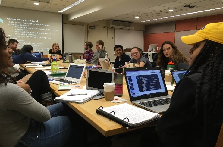 Image with missing alt attribute found on trincoll.edu