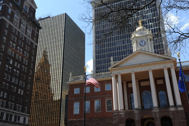 Image with missing alt attribute found on trincoll.edu