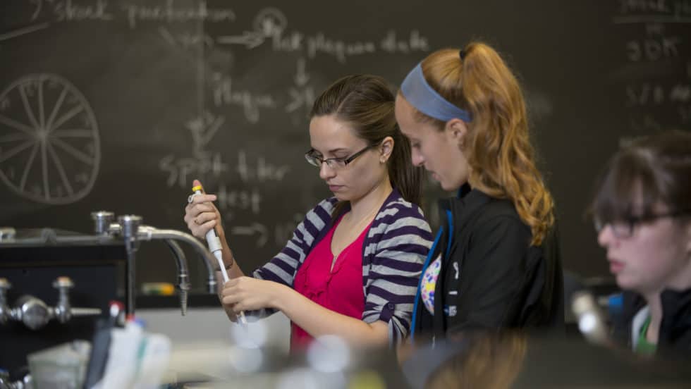 Image with missing alt attribute found on trincoll.edu