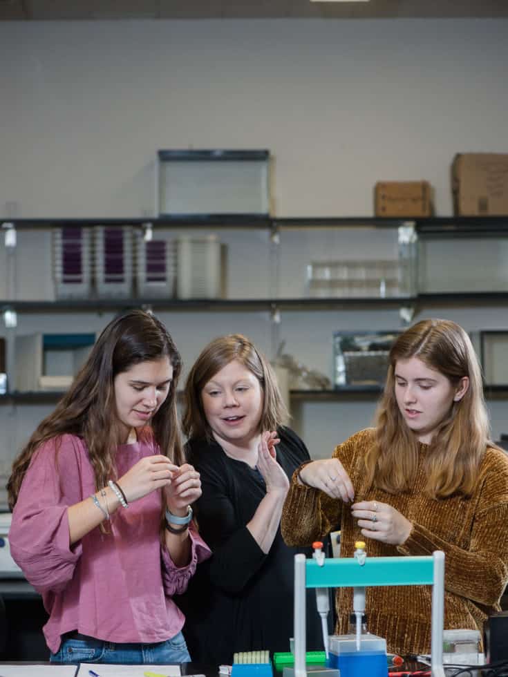 Image with missing alt attribute found on trincoll.edu