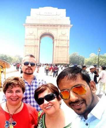 Image with missing alt attribute found on vivaindia.com