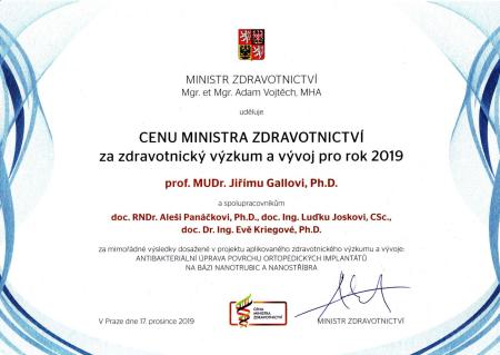 Image with missing alt attribute found on vscht.cz