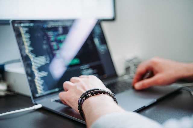 Image with missing alt attribute found on damiansowa.pl