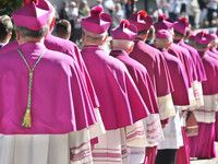 Według przedstawiciela toruńskiej kurii księża gwałcą dzieci "tylko przy okazji", więc ofiarom kościelnych pedofili odszkodowanie się nie należy