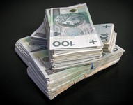 Trzeba mieć nieźle zryty beret, żeby wpaść na tak idiotyczny pomysł! Rząd zabierze 19,3 mld zł z OFE i przeniesie je na indywidualne konta emerytalne, ale... policzy sobie za to 15% prowizji